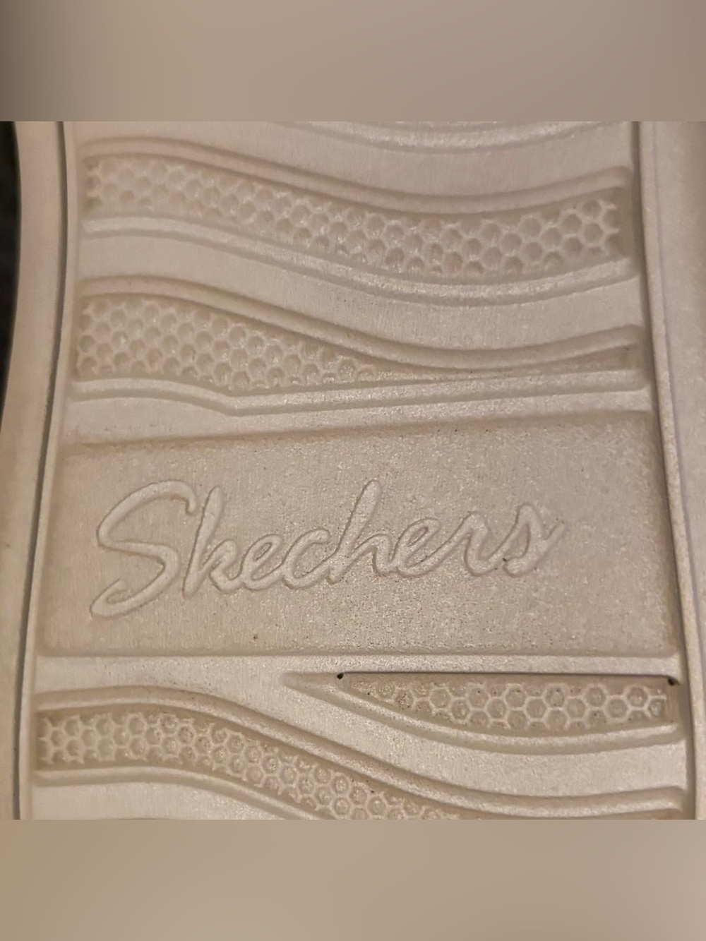 Skechers Hands Free Slip-ins Cozy Escape Slippers Taupe 9.5 NWOT - Picture 9 of 11